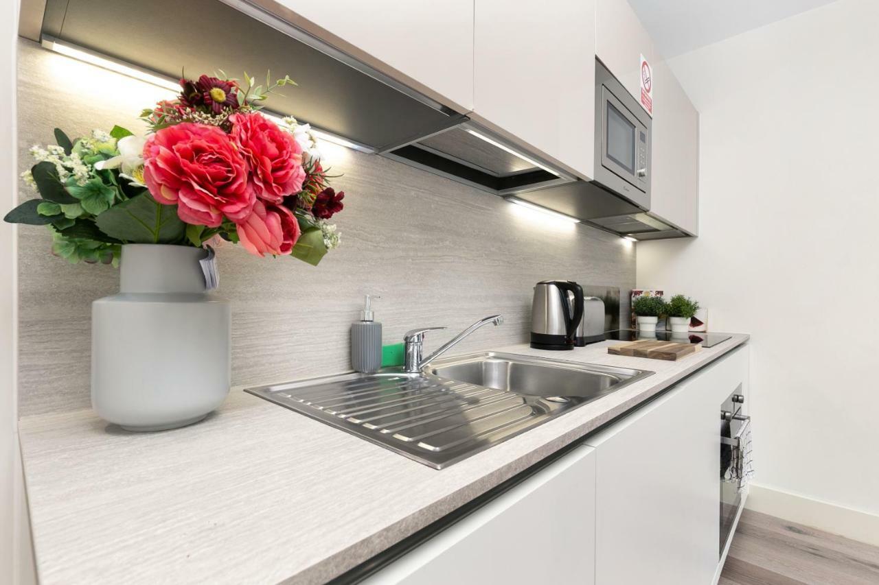 Mondial Apartments At Heathrow Harmondsworth Zewnętrze zdjęcie